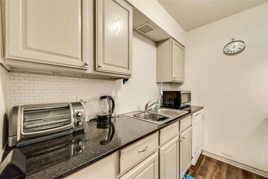 5330 Junius St unit 106, Dallas, TX 75214 - photo 7