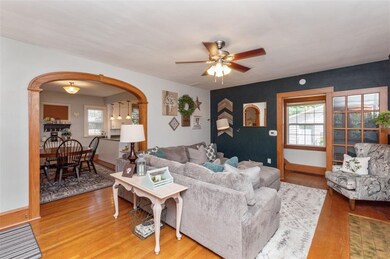 219 Johnson Ave NW, Cedar Rapids, IA 52405 - photo 4