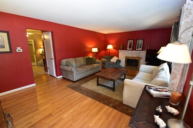 LIVING ROOM 1