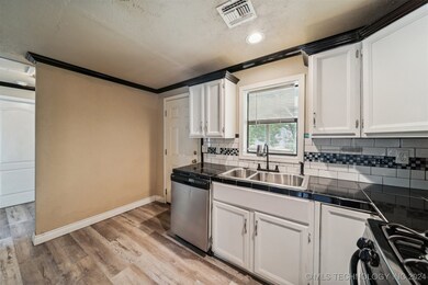 108 N Ora St, Pryor, OK 74361 - photo 6