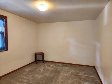 511 Linden St, Vandergrift, PA 15690 - photo 6