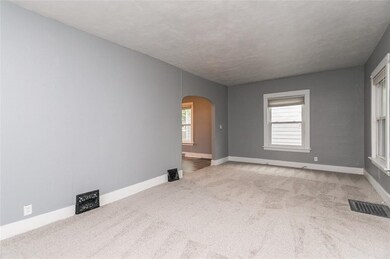 826 D Ave NW, Cedar Rapids, IA 52405 - photo 6