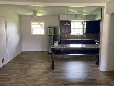 1317 N 18th St, Enid, OK 73701 - photo 2