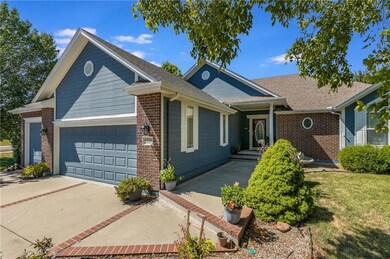 4320 SW Flintrock Dr, Lees Summit, MO 64082 - photo 2