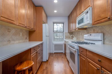 2303 Palmer Ave unit F, New Rochelle, NY 10801 - photo 6