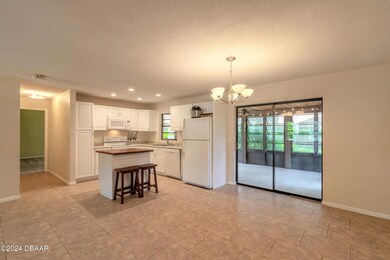 Kitchen Dining area