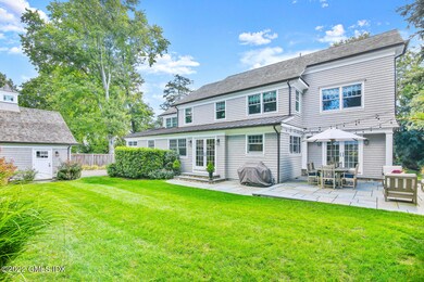 249 Riverside Ave Riverside CT-large-086