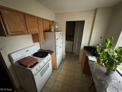 1614 Ridgewick Dr unit 5B, Wickliffe, OH 44092 - photo 5