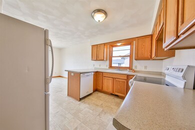 2362 S Terrace St, Janesville, WI 53546 - photo 5