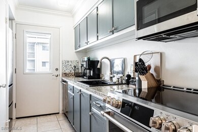 72 7th St S unit 203, Naples, FL 34102 - photo 7