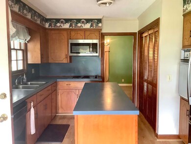 808 S Beech Ave, Andrews, SC 29510 - photo 2