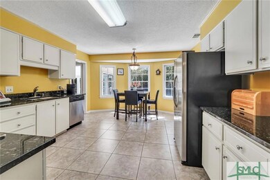 205 Hampshire Rd, Savannah, GA 31410 - photo 4