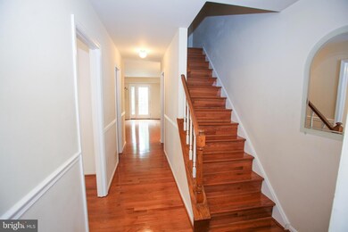 6043 Bonnie Bern Ct, Burke, VA 22015 - photo 3