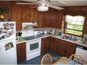 26 Gibbs Rd, Leicester, NC 28748 - photo 6