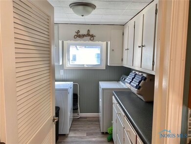 228 N Perry St, Woodville, OH 43469 - photo 5