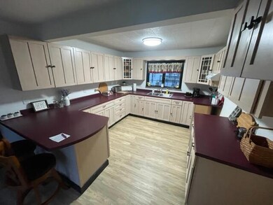 54 Elm St, East Millinocket, ME 04430 - photo 5