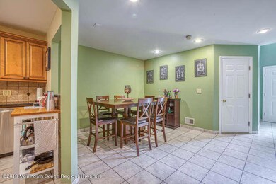 12 Atrium Way Manalapan-small-005-14-Din