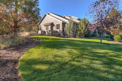 11054 Village Loop, Redmond, OR 97756 - photo 2