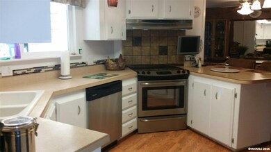 Updated Kitchen with all new Stainless appliances