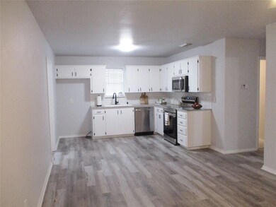 607 Oldham St, Bonham, TX 75418 - photo 7