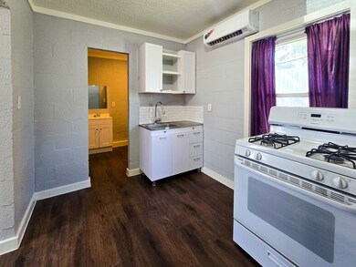 415 N Beauregard St unit 7, Alvin, TX 77511 - photo 2