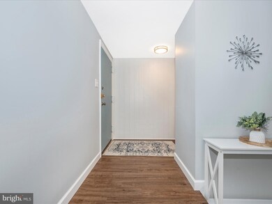 429 Christopher Ave unit 24, Gaithersburg, MD 20879 - photo 4