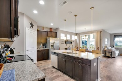 525SlipperyRockWay-04