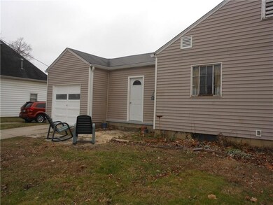 1633 N C St, Elwood, IN 46036 - photo 3