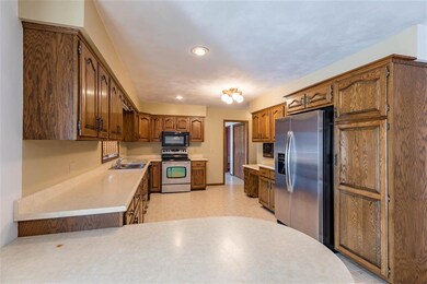 109 W Cummings St, Wayland, IA 52654 - photo 6