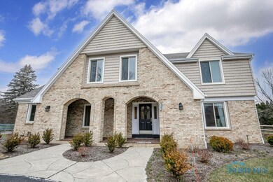 3004 Avatar Ct, Ottawa Hills, OH 43615 - photo 4