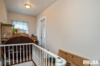 711 W 9th St, Davenport, IA 52804 - photo 7