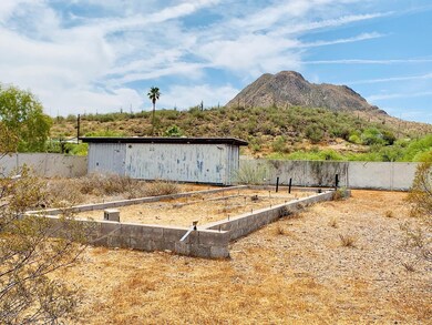 3235 W NEW RIVER RD - New River AZ 85087