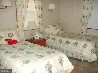 121 Laverne Ln, Hedgesville, WV 25427 - photo 3