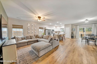 124 Harvest Dr, Eminence, KY 40019 - photo 4