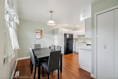 7220 Bluewater Dr unit 141, Clarkston, MI 48348 - photo 5