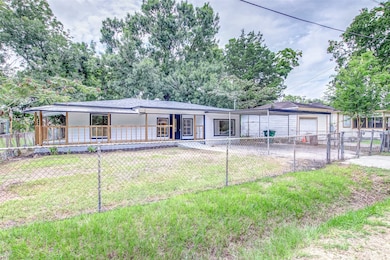 1505 Hattie St, Houston, TX 77088 - photo 2