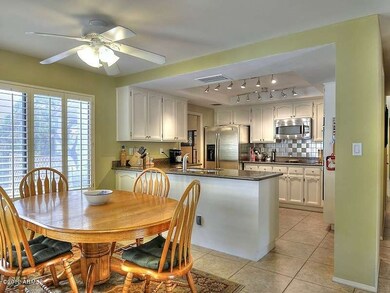 tour901041_Kitchen View_800_600
