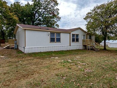 17 Whispering Oaks Dr, McLoud, OK 74851 - photo 2