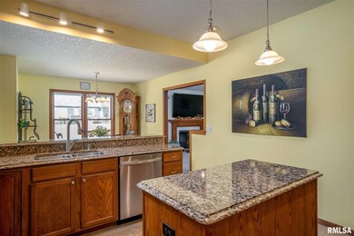 6413 Madison St, Davenport, IA 52806 - photo 7