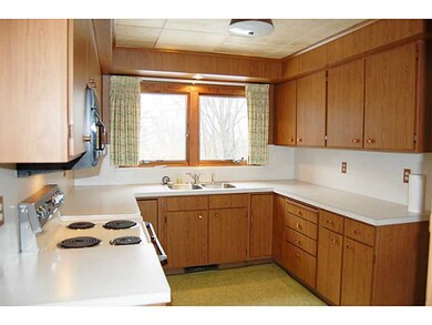 45 Indian Rd, Riverside, RI 02915 - photo 5