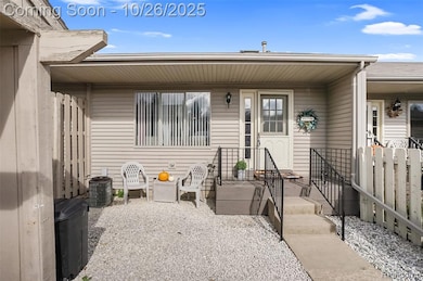 62512 Raleigh Ct unit 4, South Lyon, MI 48178 - photo 5