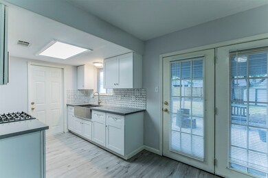 10150 Scotsbrook Dr, Houston, TX 77038 - photo 6