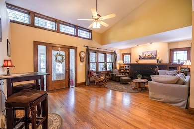 Living Room/Front Entry