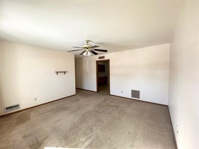 601 Matthew Ave, Connersville, IN 47331 - photo 4