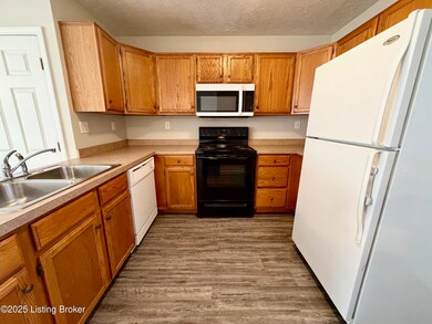 1001 Somerset Ct, Sellersburg, IN 47172 - photo 4