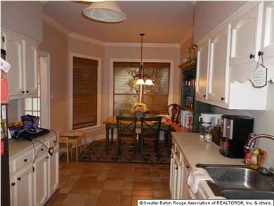 Nice sized kitchen with new appliances and nice co