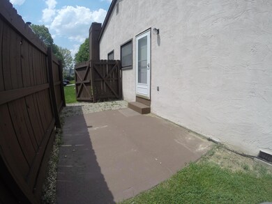 7620 Pickett Ln unit 8, Columbus, OH 43235 - photo 5