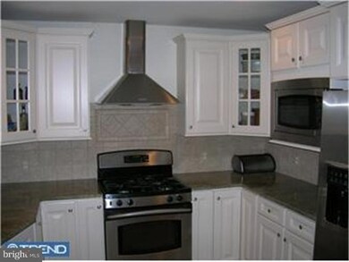 527 E Gravers Ln, Glenside, PA 19038 - photo 5