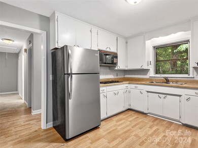 121 Rock Hill Rd, Asheville, NC 28803 - photo 6