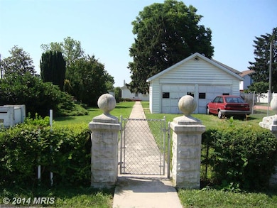 7517 Iroquois Ave, Sparrows Point, MD 21219 - photo 3